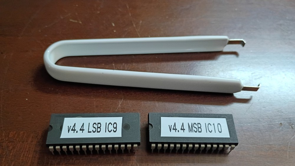 Akai Version 4.4 Firmware EPROM Upgrade Chips for S1000 plus Chip Puller Tool