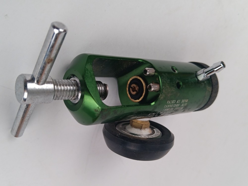 Probasics Oxygen Tank Regulator 0-8LPM CGA870