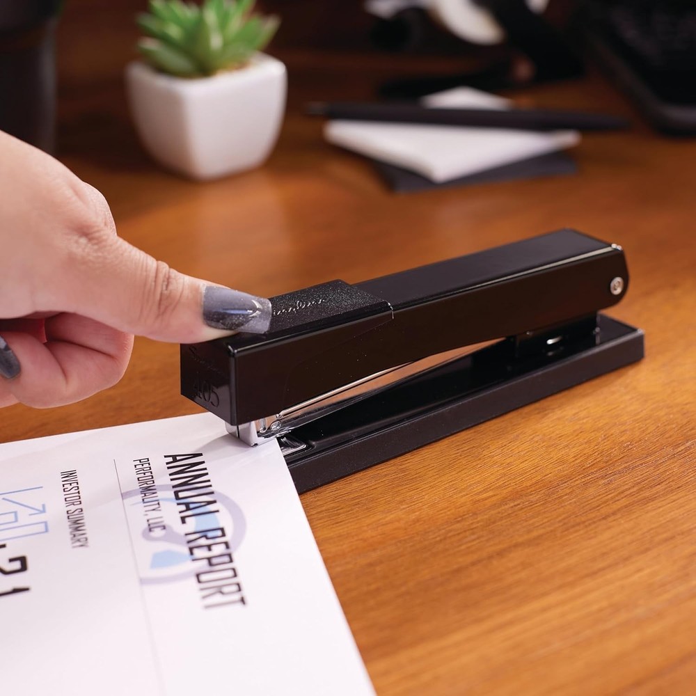 Swingline Metal Stapler, 20 Sheets, Black, Designed for Effortless Desktop Use