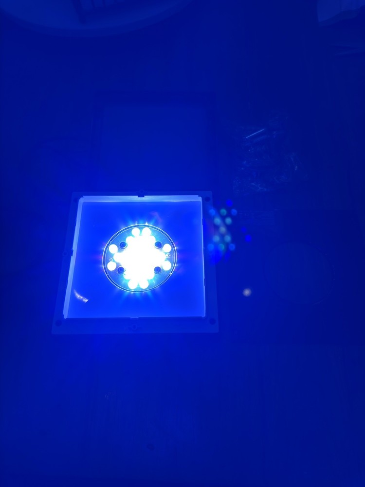 RADION G4XR15 PRO w/ hanging kit & diffuser