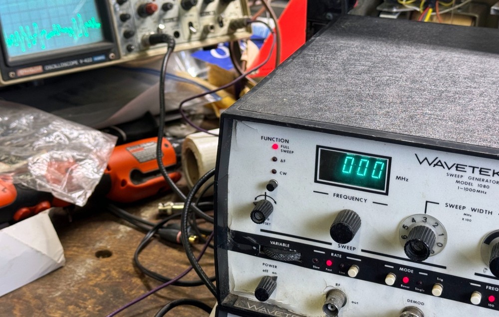 Wavetek 1080 Sweep Generator w/ 1076 Module System Tested Output