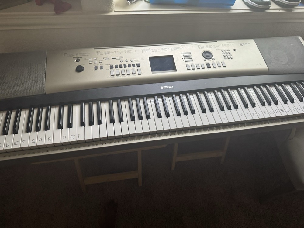 Electric Keyboard Yamaha