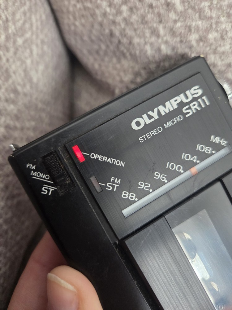 Olympus SR-11 Stereo Microcassette Recorder Powers On *READ