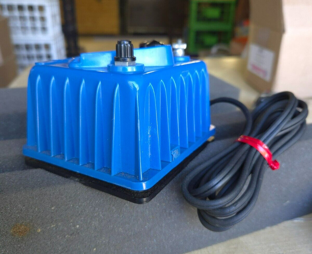 Lionel Trainmaster Transformer 4150 50 watt with Reverse