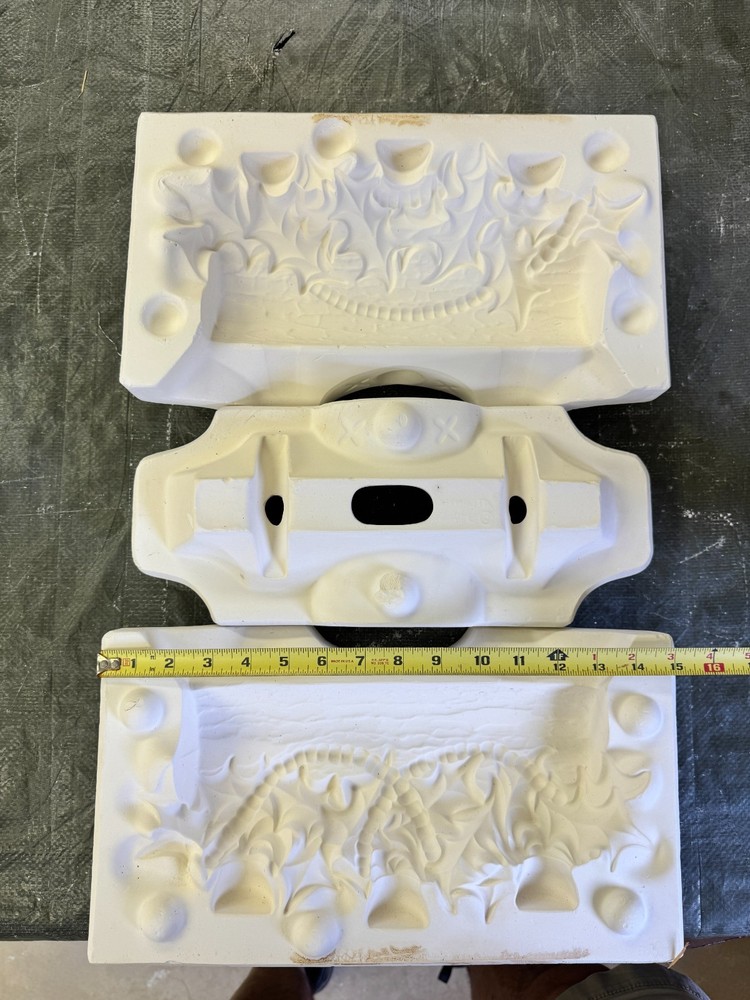 VINTAGE ATLANTIC CERAMIC MOLD #A-475 YULE LOG