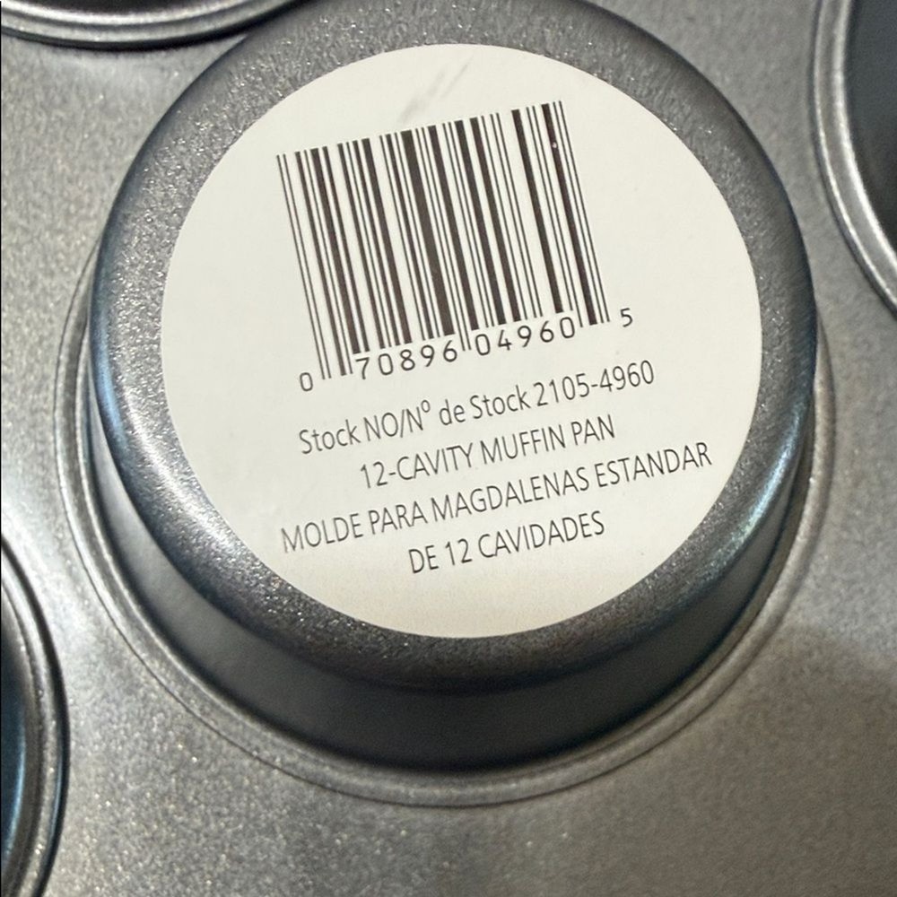 Wilton Silver Non-Stick 12-Cup Cupcake Pan