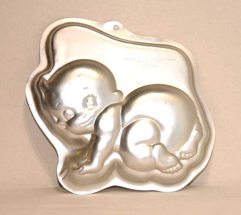 Wilton Crawling Baby Aluminum Cake Pan – 2000