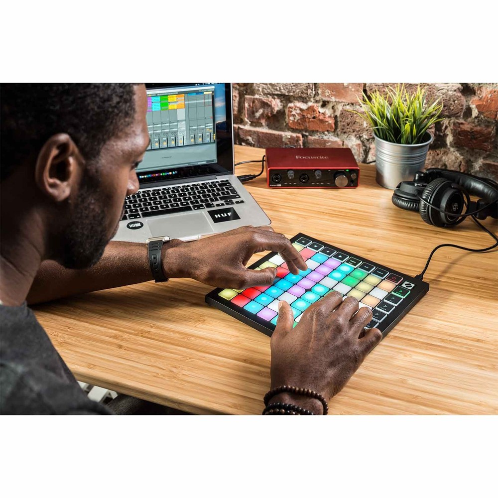 Novation Launchpad X Audio Recording Grid Controller for Ableton Live w Case
