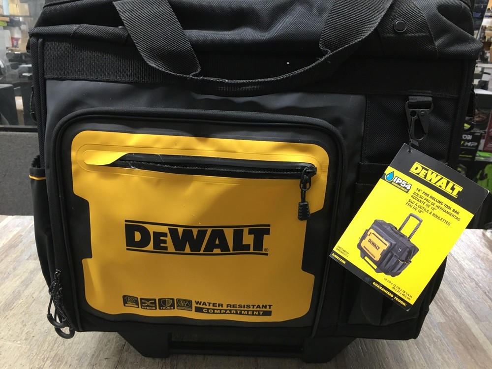 DEWALT DWST560107 18" Rolling Tool Bag  barely used nice
