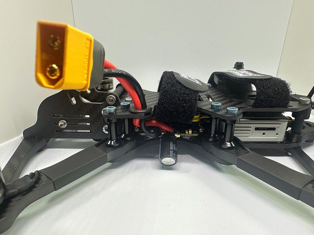 BRAND NEW FPV RACING DRONE BUNDLE. COMPLETE SET WITH DJI REMOTE CONTROL & MORE