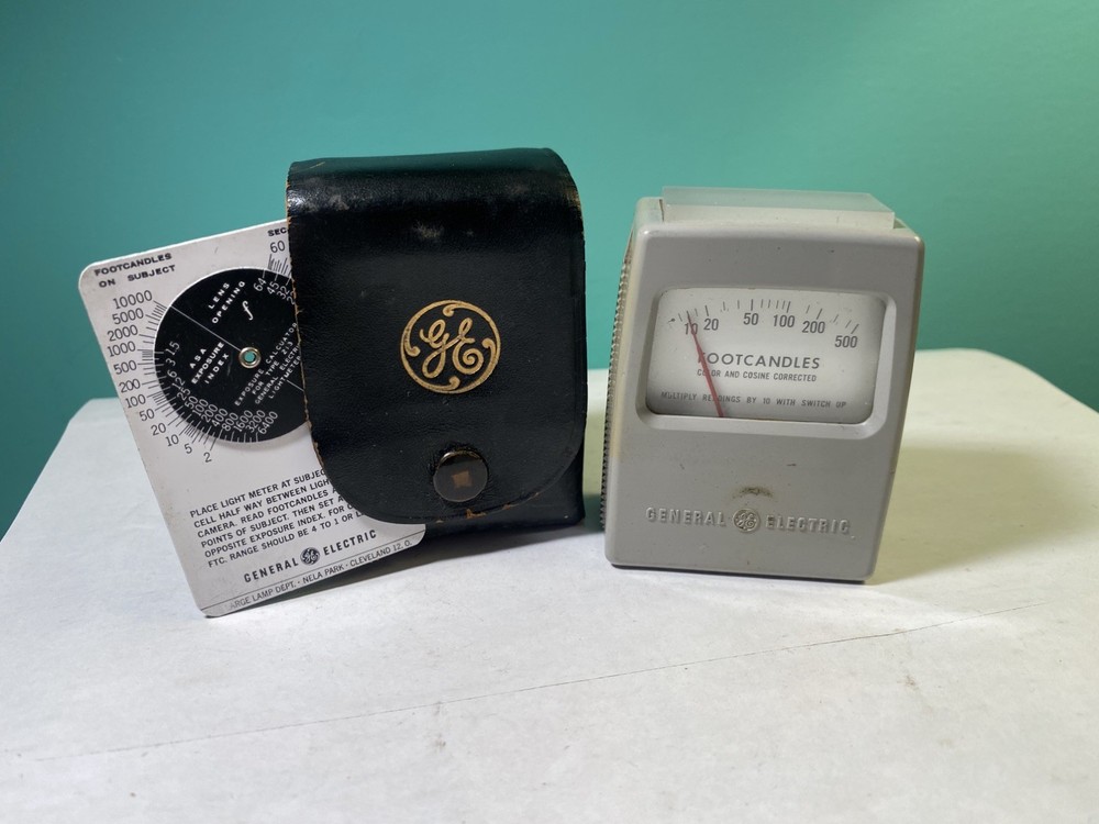 General Electric Light Meter #213 - Plastic - Footcandles