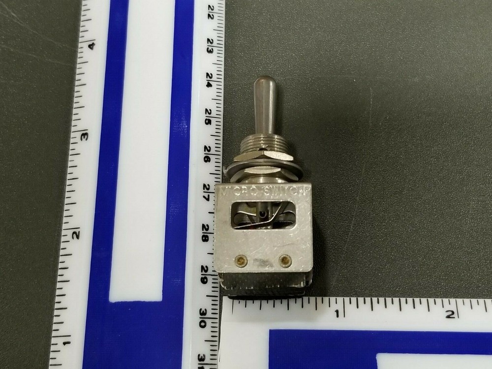 Micro Switch 13AT2 Toggle Switches (Lot of 2)