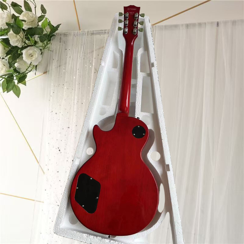 エレキギター、メーカーストレート、高品質、送料無料、6弦、色がきれい、音質が優美、モミジ