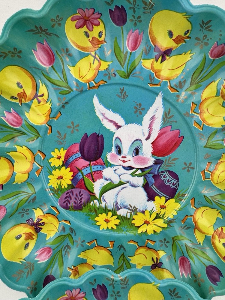 Vintage Retro Easter Theme Plastic Molded Candy Serving Plate Bunny Chick 9 3/4”