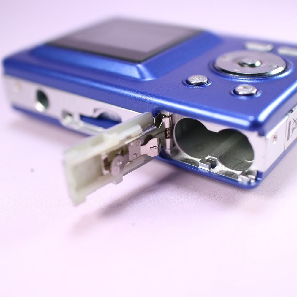 Technika JA550KB 5.0MP Compact Digital Camera Blue Tested