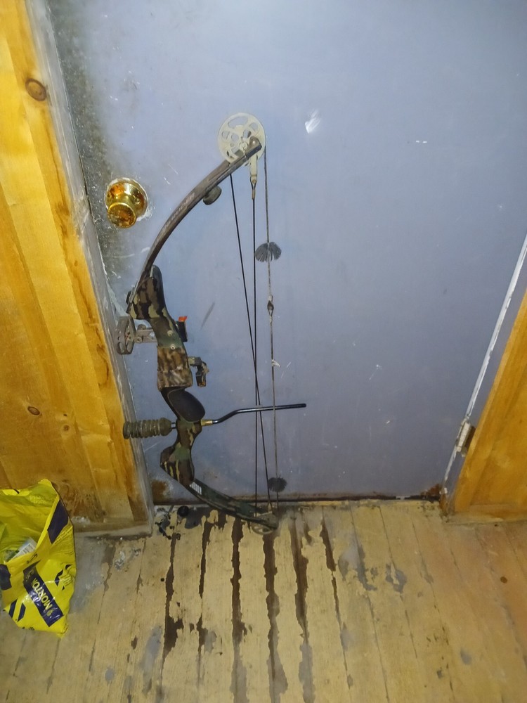 used left hand compound bows