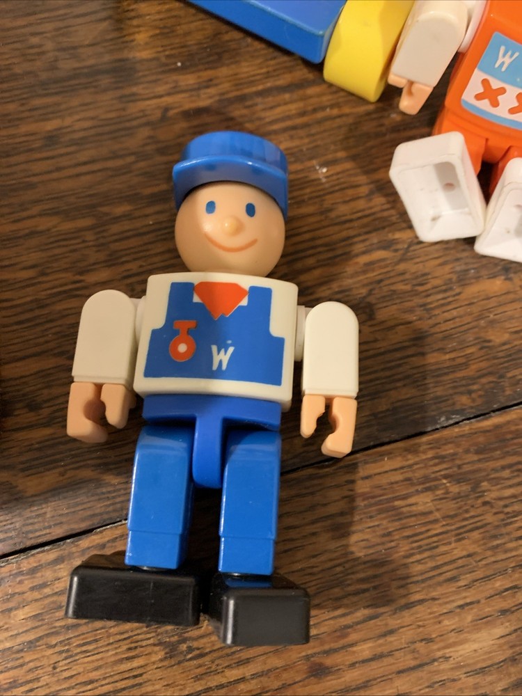 Vintage Wannabee Pilot And Additional Figures