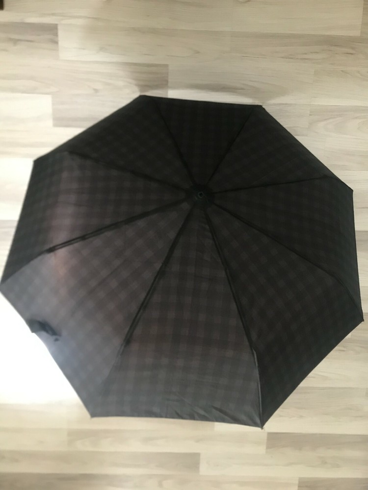 Umbrella with no damage good condation