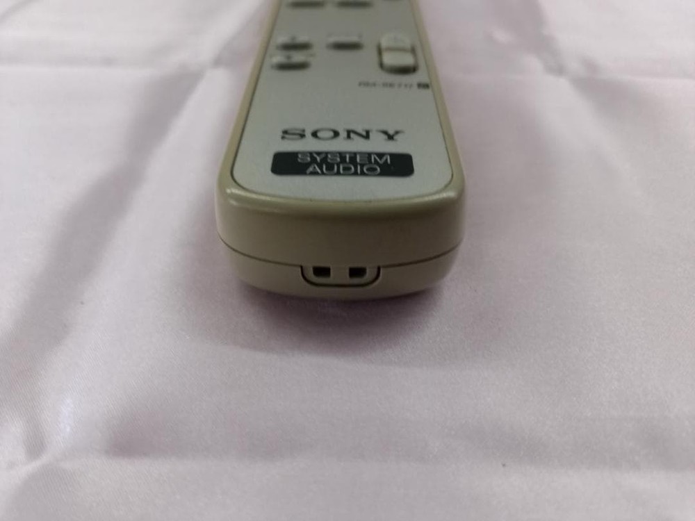 PECNF S0NY Sony Audio Remote Control RM-SE 717