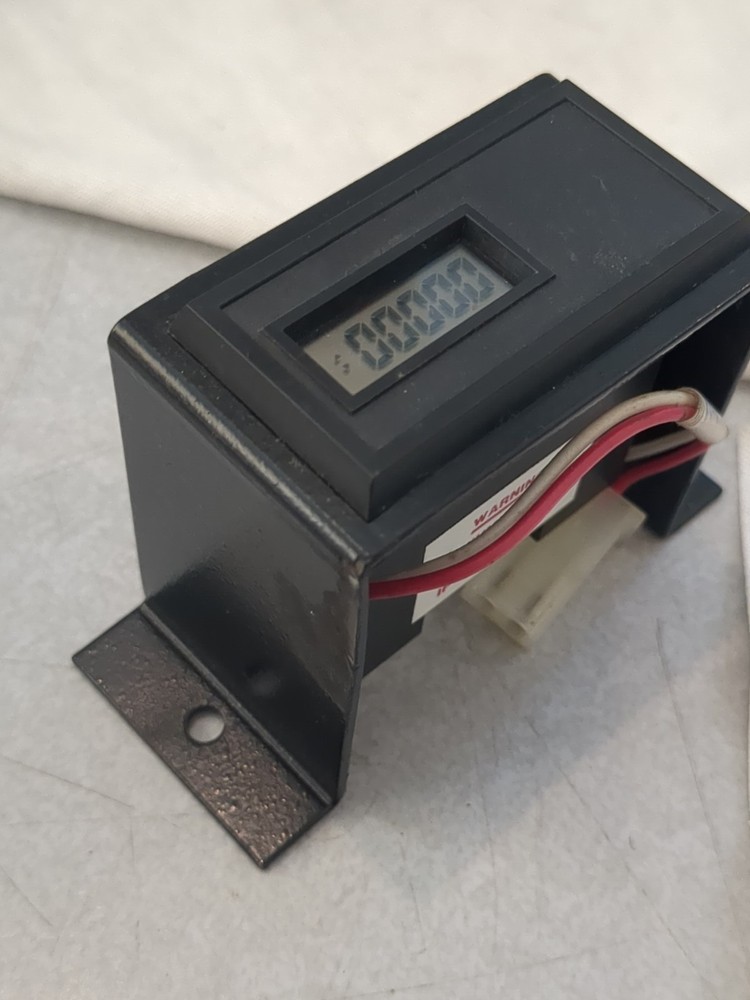 2x Red Lion Controls CUB3 Electronic Counter Panel Meter