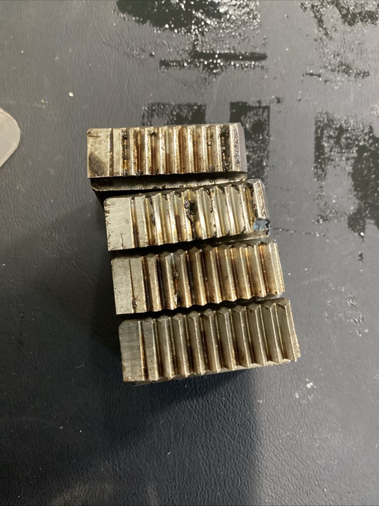 Ridgid 1" NPT Pipe Threading Die Set Used (Small Chip)