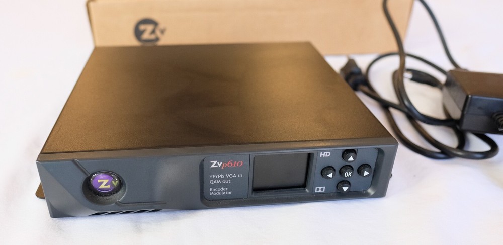 ZeeVee ZV Pro 610 NA Component and VGA Encoder w/ Box