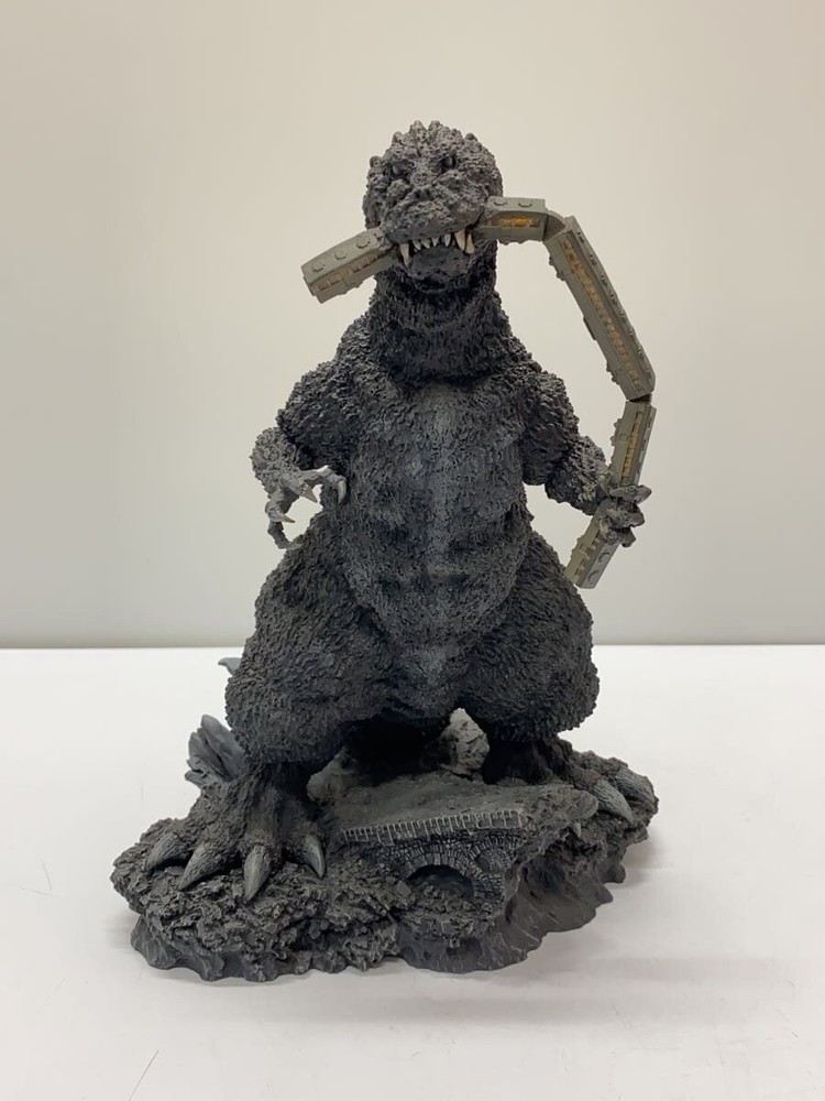 X PLUS Figure