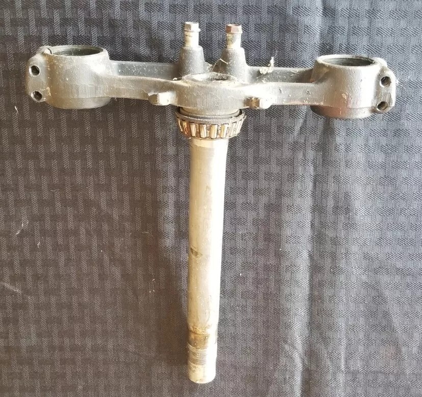 1982 Kawasaki GPZ550 Triple Tree Lower ♻️
