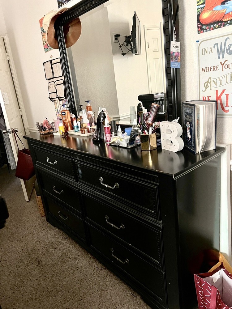 Bedroom Furniture Set