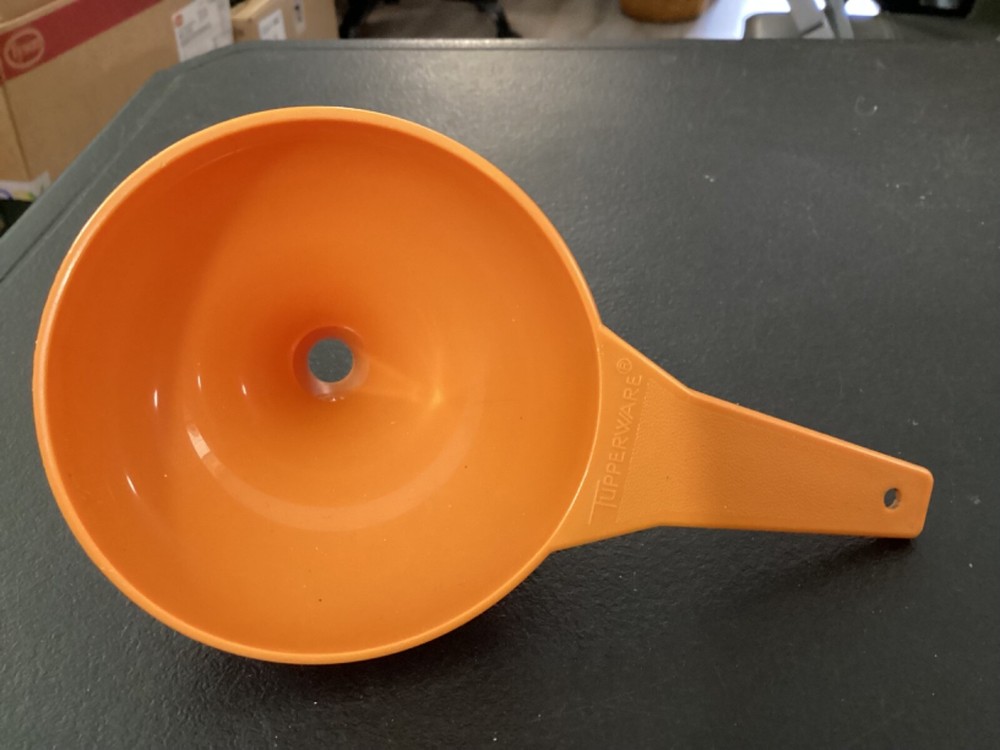 Tupperware Funnel #1227-12