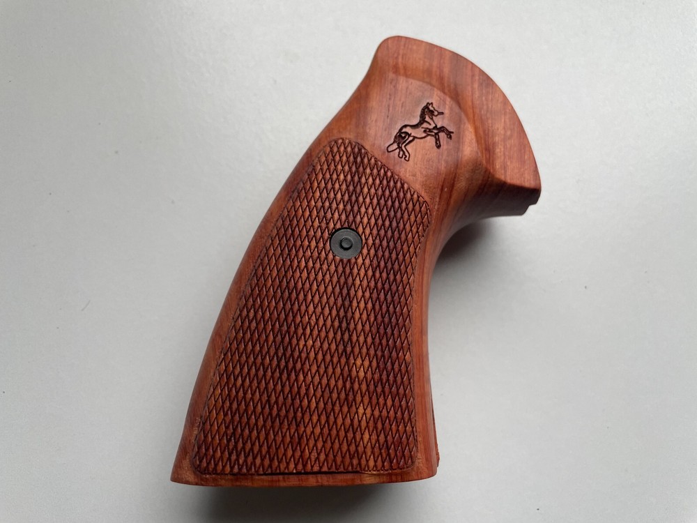 Premium Grip For COLT PYTHON (I,E Fr ame) Checker Hard wood new design