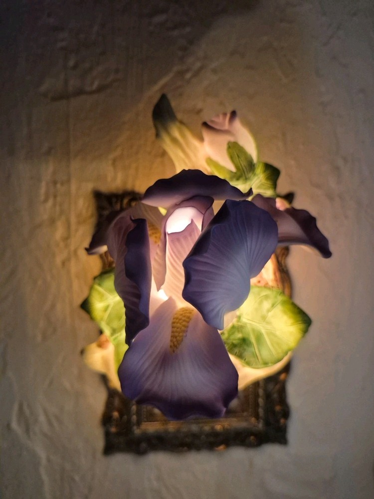 Ceramic Night Light Iris Plug In