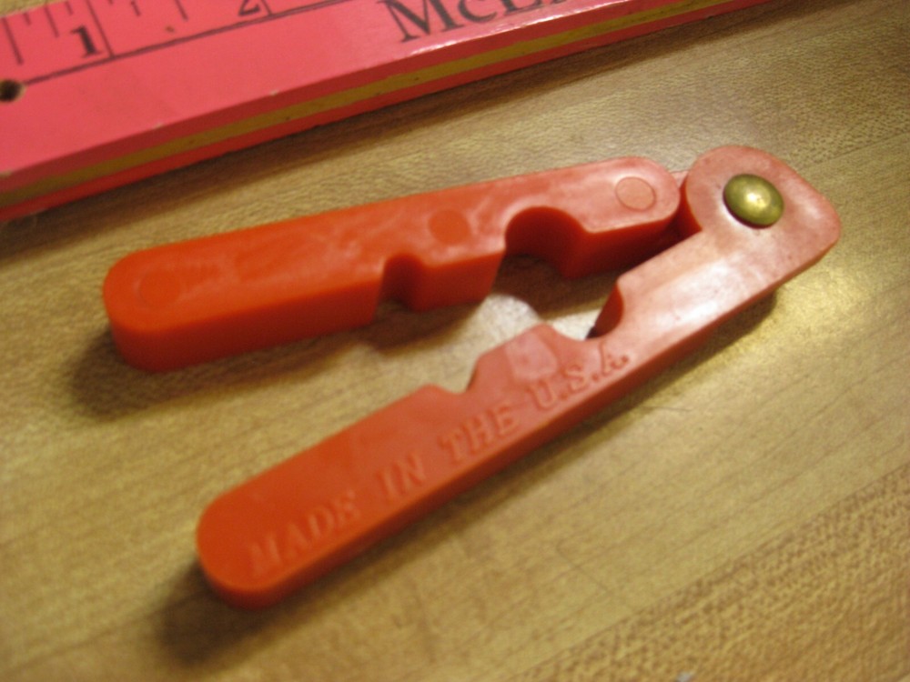 Plastic Tail Stripper