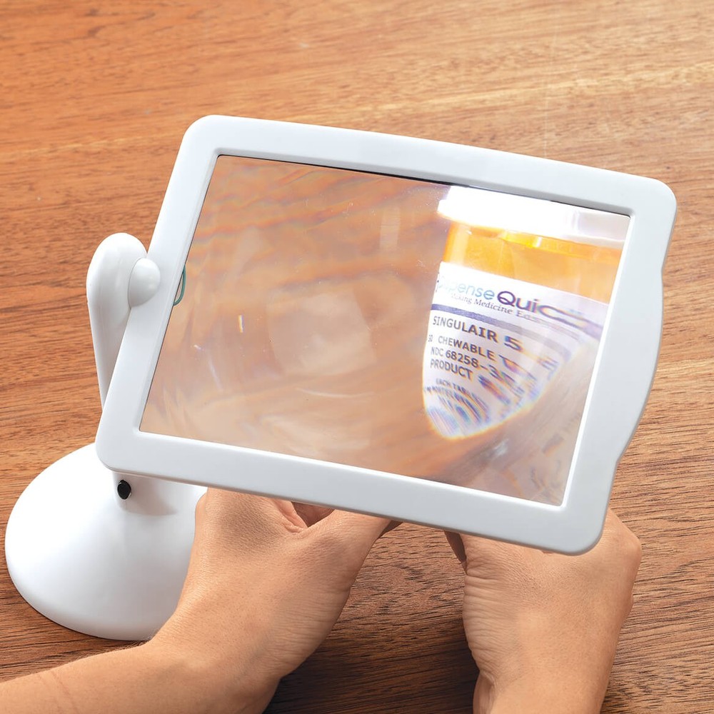 Lighted Freestanding Magnifying Screen