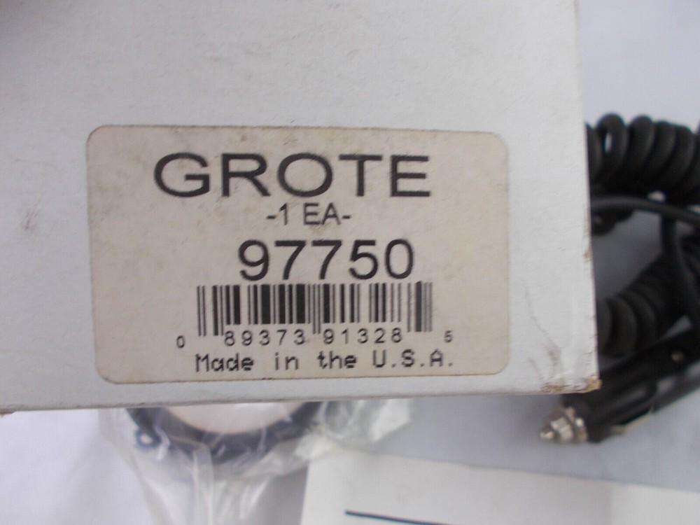 Strobe Light Kit Magnet Kit & Lighter Plug Grote 97750