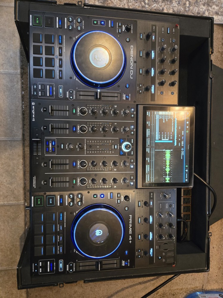 Denon DJ Prime 4 + Plus Standalone Controller with Rolling Flight Case 500gb SSD