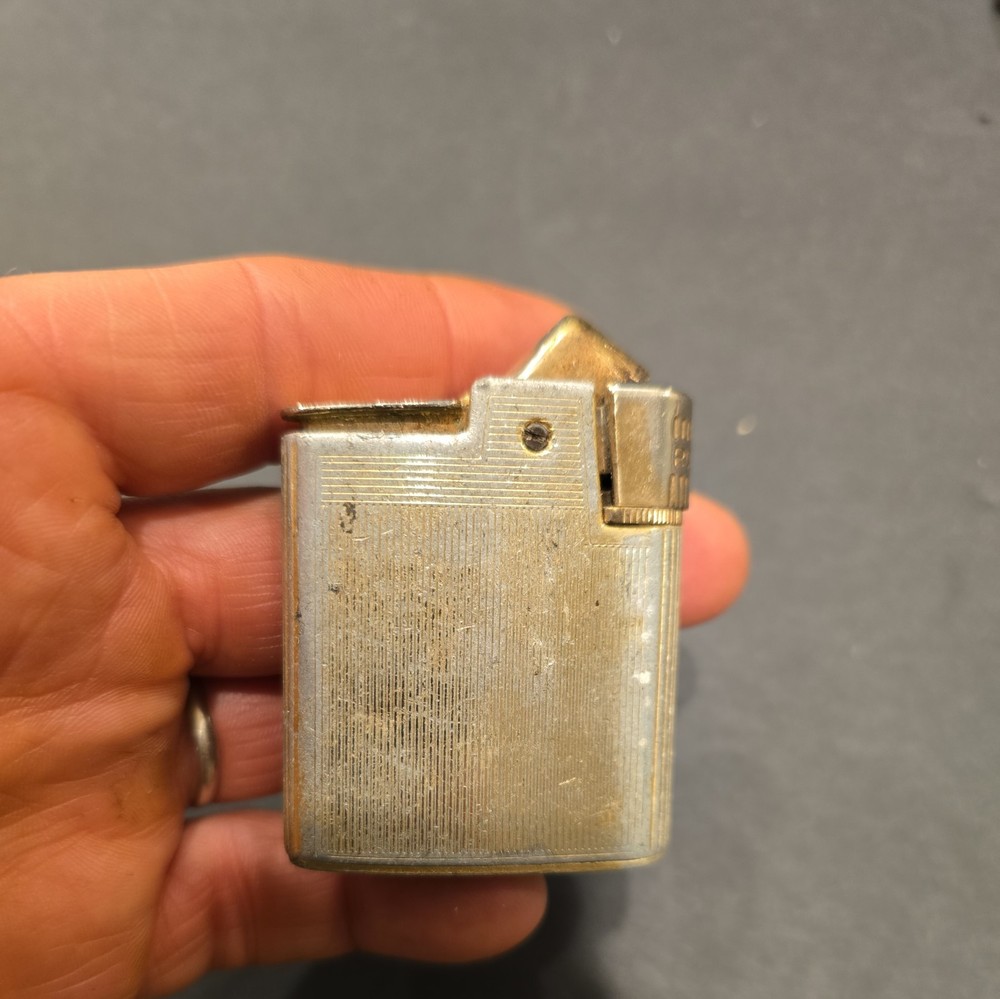 VINTAGE - Ronson Varaflame Silver Tone Lighter Non-working (a)