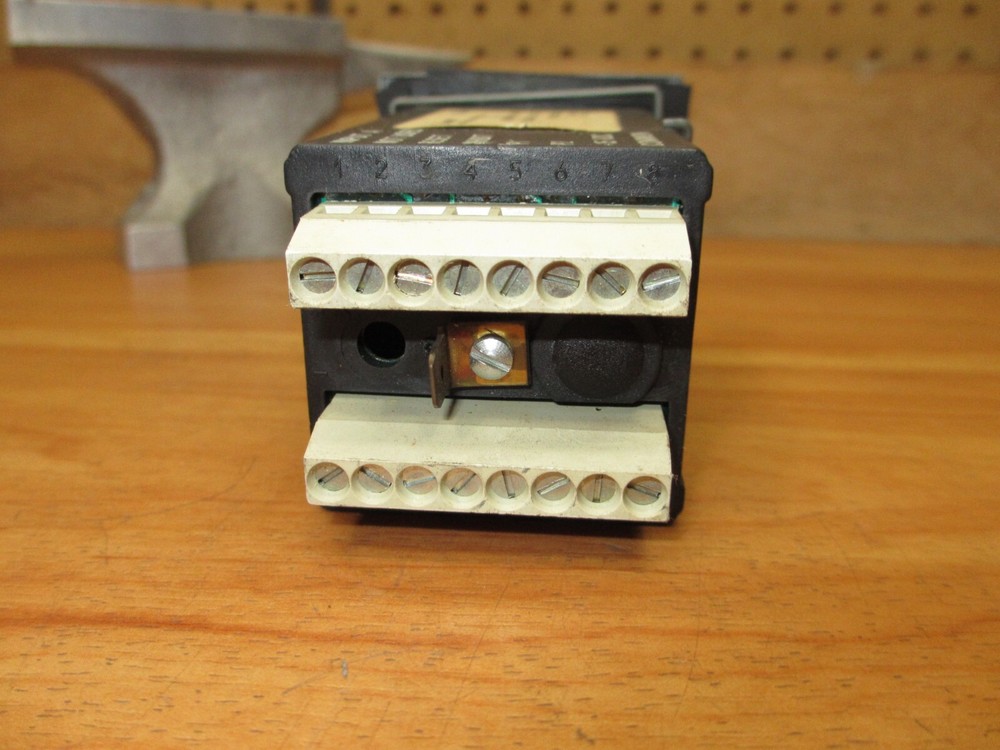 Durant 45660-400 *USED POWERS UP* Timer Counter