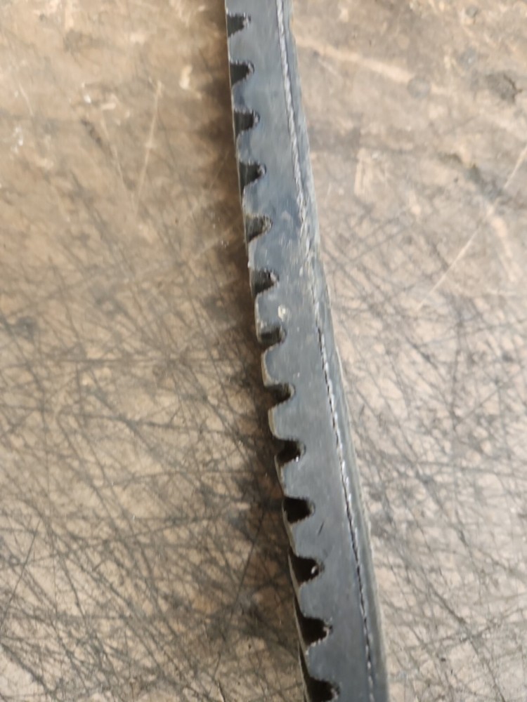 Dayco 140-5157 belt used