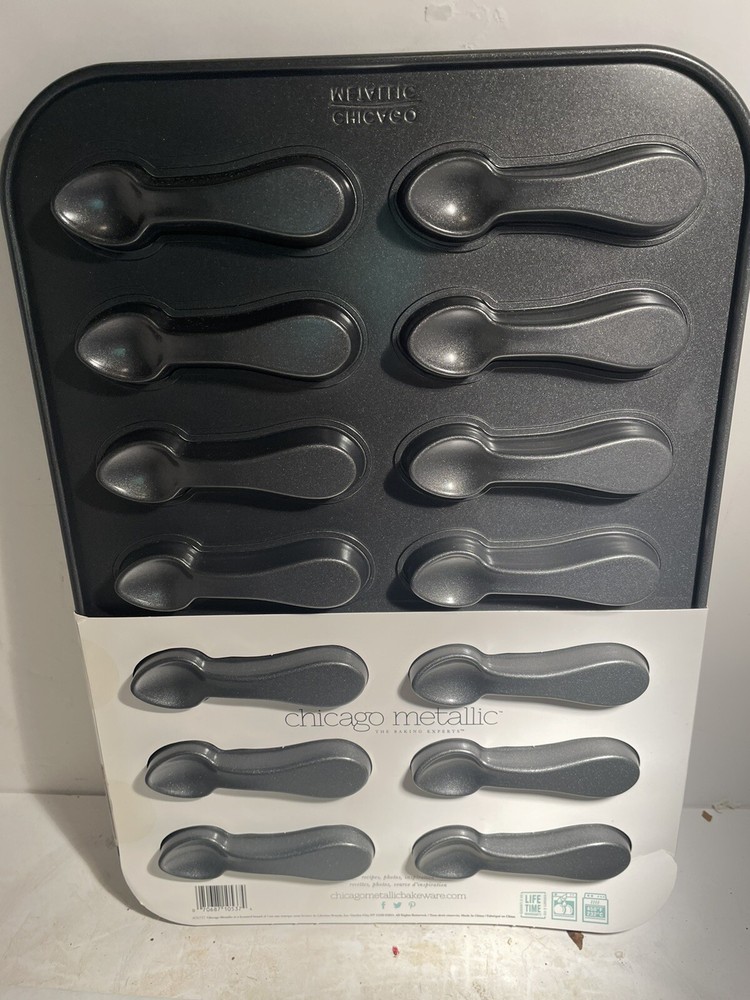 Bakeware Chicago Metallic Cookie Spoon Dunker Pan (new) - 14 Cookie Slots -fun!