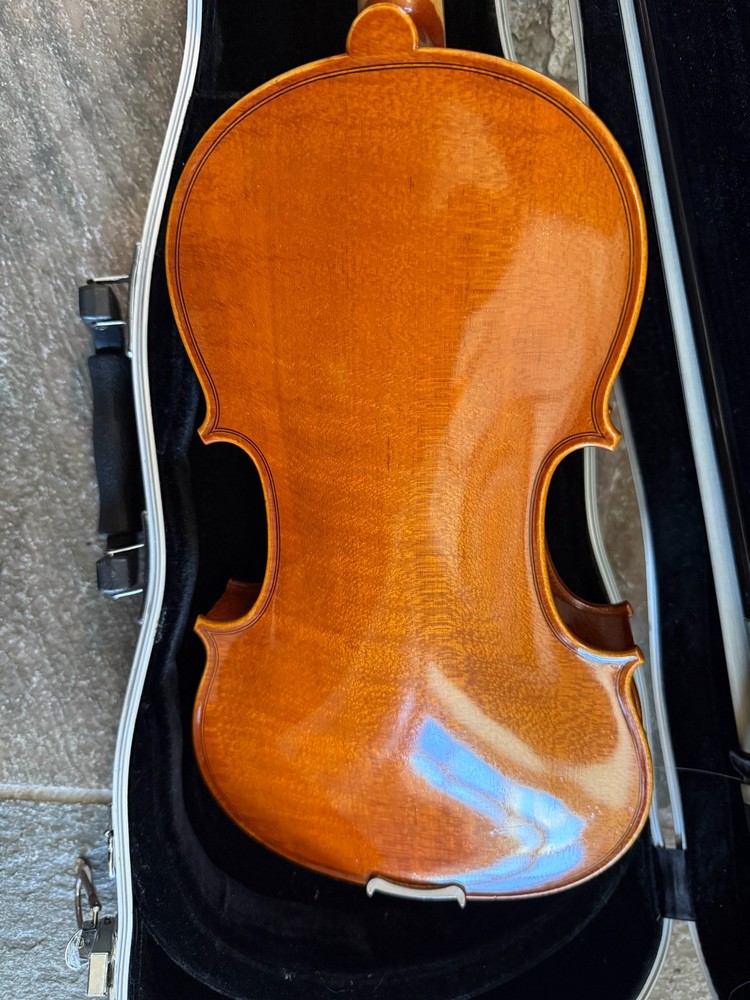 3/4 size Violin with case. Leon Albert brand