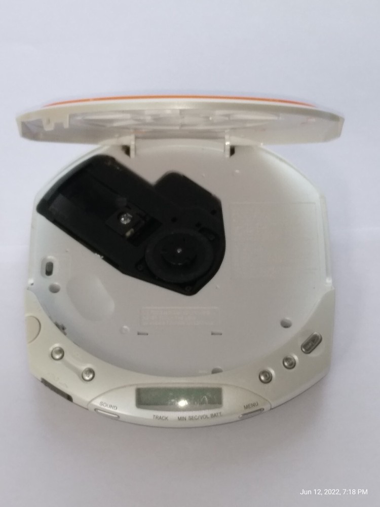 Sony D-EQ550 Portable CD Player Walkman