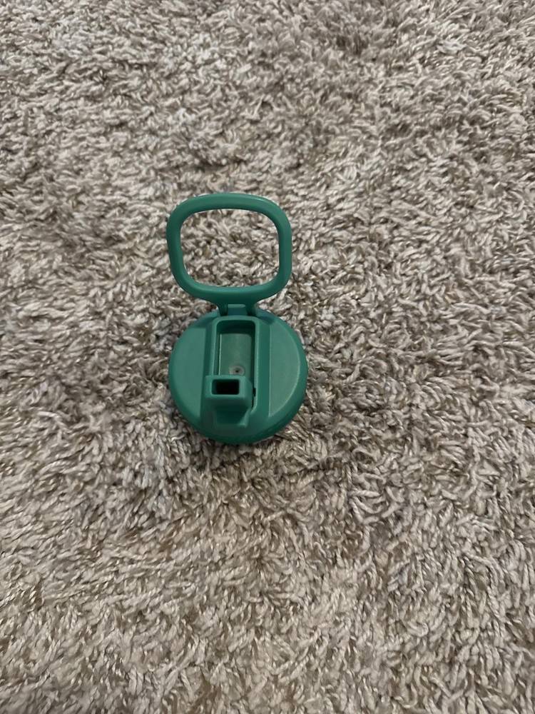 lululemon Green Straw Water Bottle - Durable, Leak-Resistant