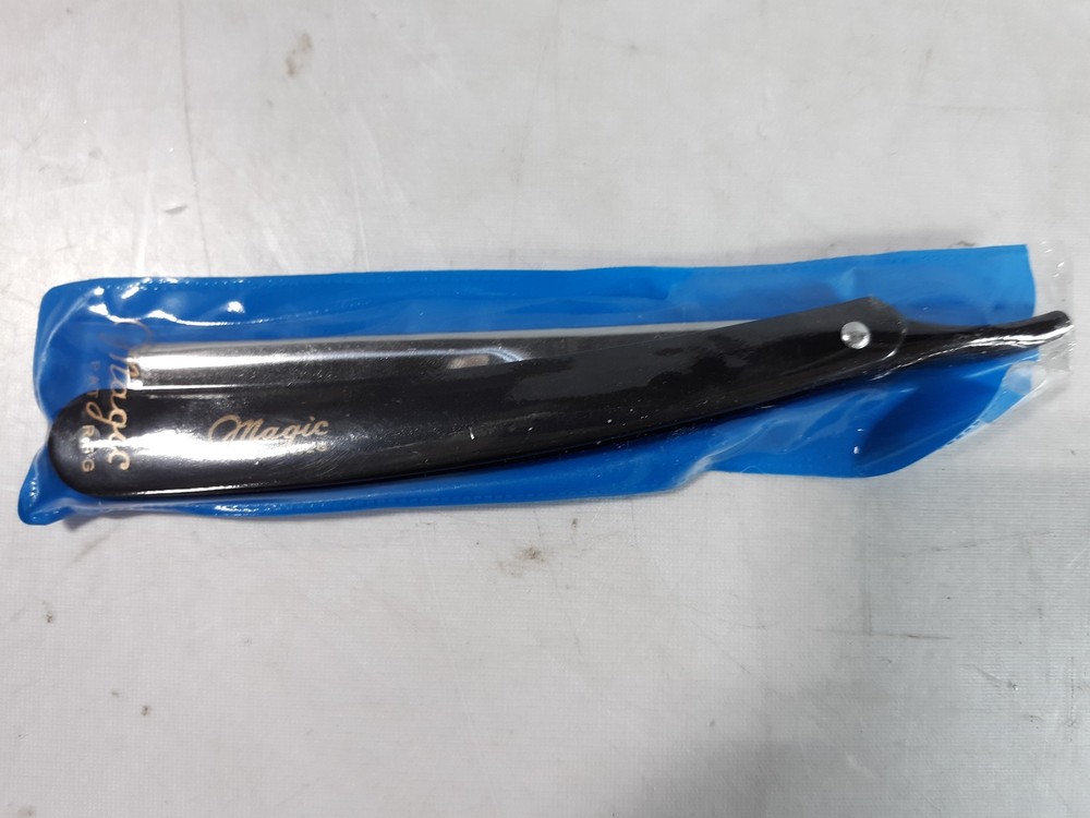 Magic Straight Razor Black Handle Pat. Reg.