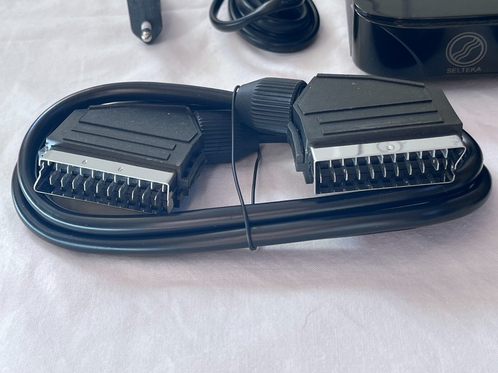 SELTEKA TC-402 Digital Terrestrial Receiver Box USB MPEG 4 (H.264) ready