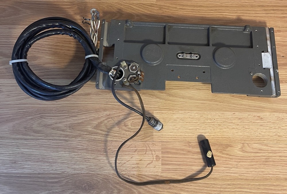 COLLINS 351D-2 MOBILE MOUNT With Two Cables