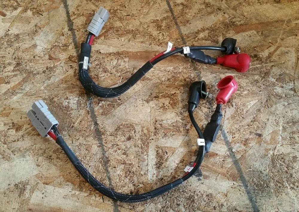 Set Pride Quantum Q6 Edge Battery Cables with Quick Disconnect and Mini Breaker