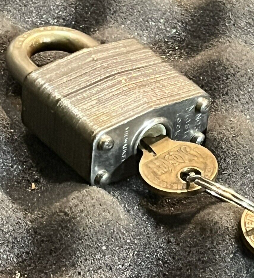 MASTER LOCK COMPANY #3 PADLOCK (2) BRASS KEYS.