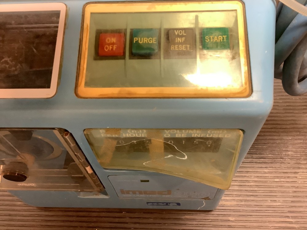 IMED 960 Volumetric Infusion Pump Powers On and beeps