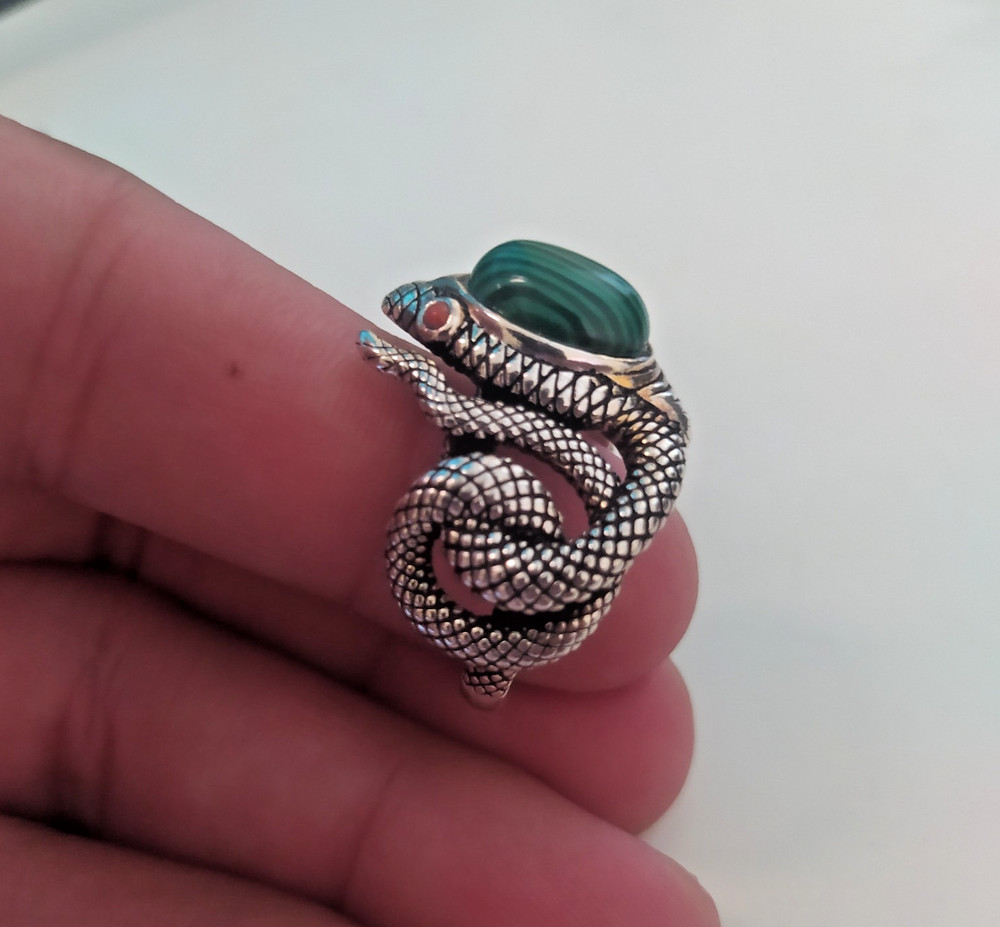 Ancient Victorian Sterling Silver Ring Engraved Snake Malachite Stone Size 10.5